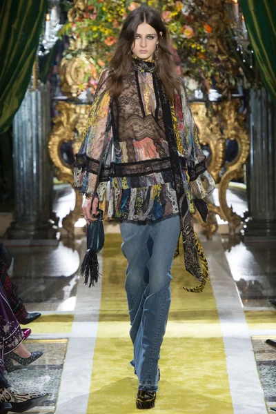 Look 35
